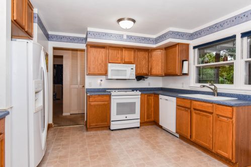 87 Baseline Rd, Plainwell MI 49080-9549 exterior