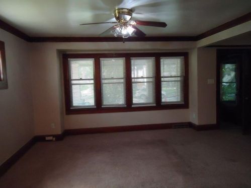 2738 44th St, Milwaukee, WI 53219-3202