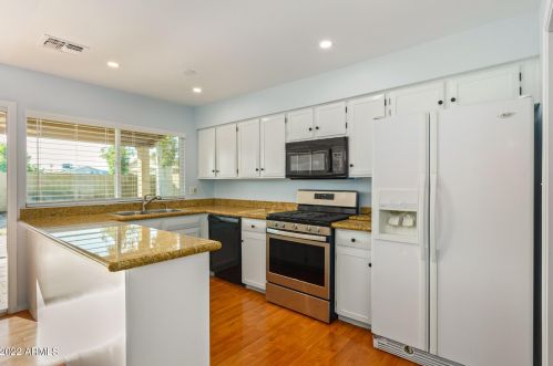 18822 13th Ave, Phoenix, AZ 85027-5504