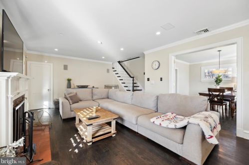 327 Highland Rd, Pottstown PA  19464-4407 exterior