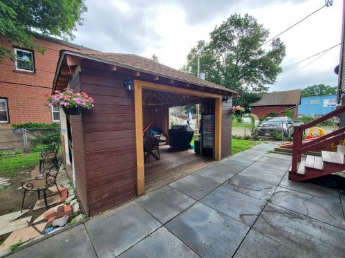 7 Dorrance St, Worcester MA 01610-2306 exterior