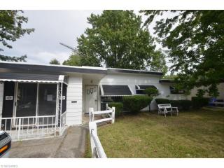 18053 Blandford Rd, Cleveland, OH 44121-1040