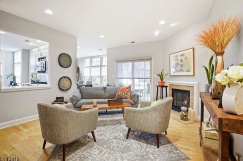 402 Turlington Ct, Livingston NJ exterior