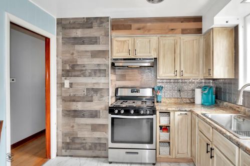 11542 Kolin Ave, Chicago IL 60803-2139 exterior