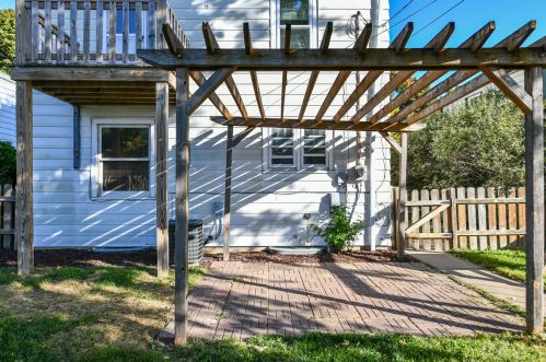 6417 Locust St, Milwaukee WI 53212-2444 exterior