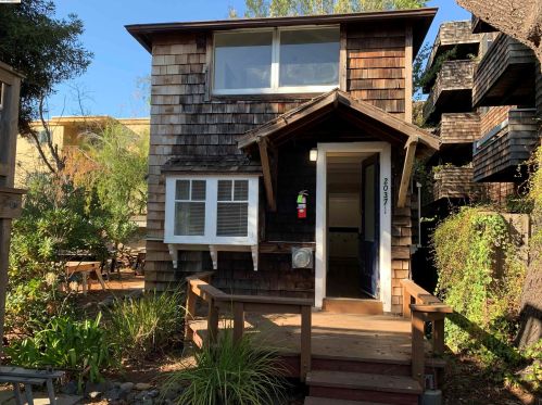 2037 Hearst Ave, Berkeley CA 94709-1319 exterior