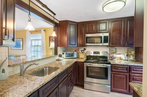 150 Scenery Ln, Providence RI 02919-7506 exterior