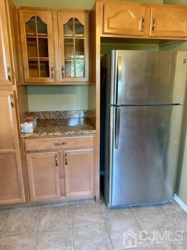 1105 Oaks Blvd, New Brunswick NJ  08902-2151 exterior