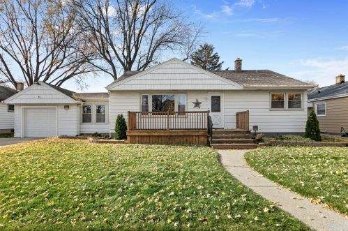 4461 69th St, Milwaukee, WI 53218-5402