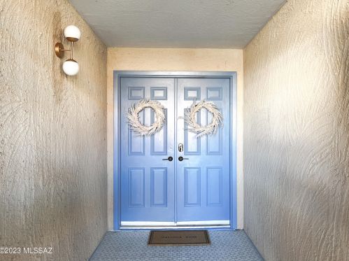 5694 Camino De La Noche, Tucson AZ  85718-4421 exterior