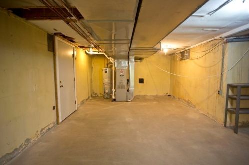 111 Laurel Rd, West Springfield MA 01089-3004 exterior