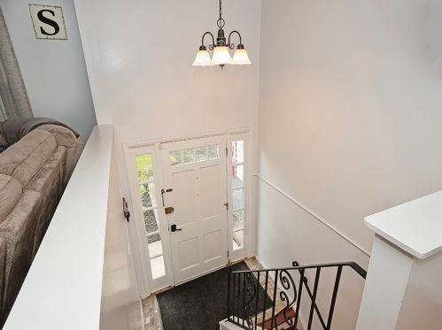 628 Carnival Dr, Pittsburgh PA  15239-2629 exterior