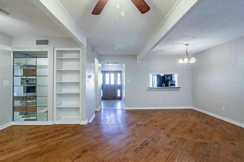 2606 Entrada Blvd, Irving TX exterior