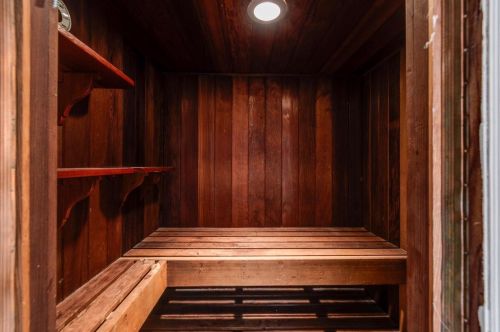 746 Gorham St, Madison WI 53703-1521 exterior