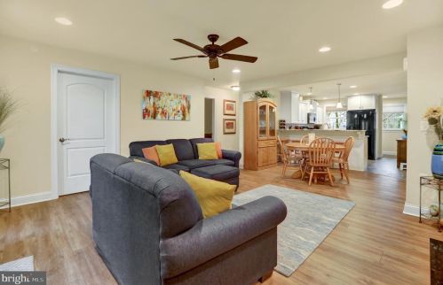 85 Midway Farms Ln, Lancaster PA 17602-2670 exterior