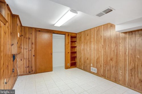 4612 Adrian St, Rockville MD 20853-3705 exterior