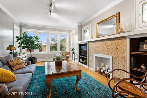 2526 Argyle St, Chicago, IL 60625-2604