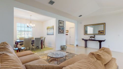 422 Airoso Blvd, Fort Pierce FL  34983-2063 exterior