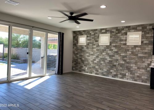 2119 Betty Elyse Ln, Phoenix, AZ 85023-3433