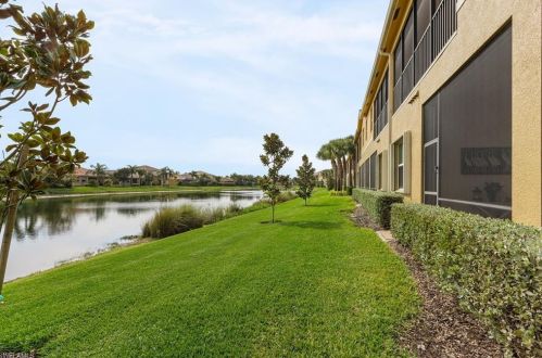 6540 Monterey Pt, Naples FL 34105-5071 exterior