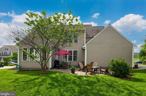 1404 Banner Dr, Lancaster PA 17601-4580 exterior