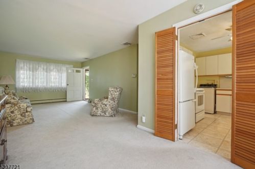 72 Fellswood Dr, Livingston NJ 07039-2238 exterior