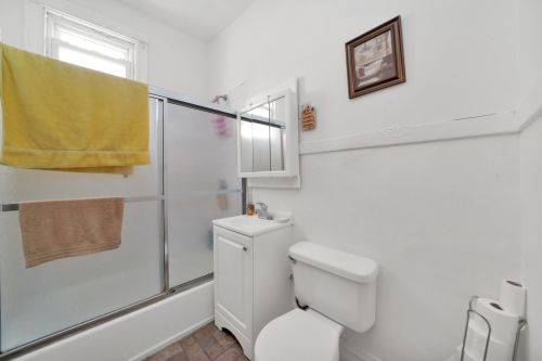 2252 Lawndale Ave, Chicago IL 60629-4345 exterior