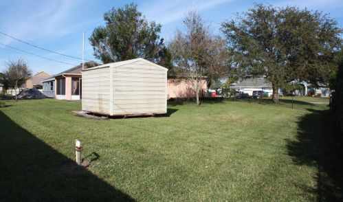 1146 Kalevala Dr, Fort Pierce FL 34953-6810 exterior