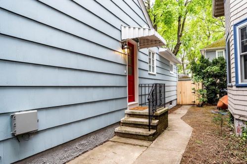 25 Summit Ave, Providence, RI 02911-2121