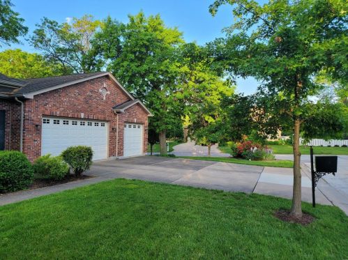 1 Crabapple Ct, Saint Louis MO 63132-3422 exterior