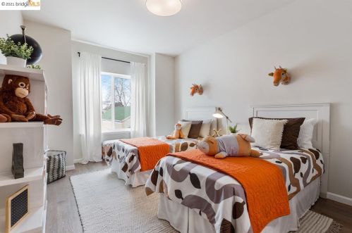 2325 8 St, Berkeley CA 94710-2311 exterior