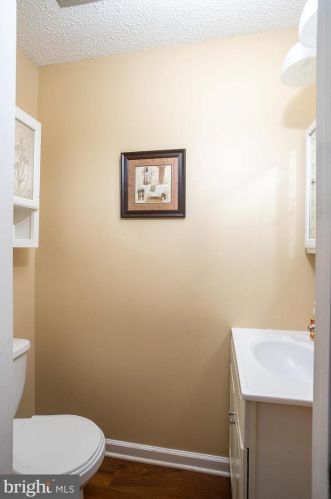 29 Stafford Ct, Trenton NJ 08690-3318 exterior