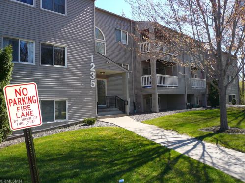 1235 Ferndale St, Saint Paul, MN 55119-7162