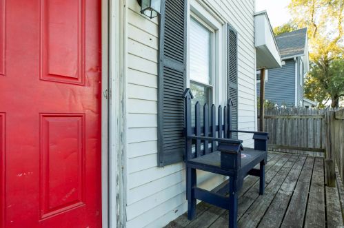 815 Liberty Dr, Mishawaka, IN 46545-5905