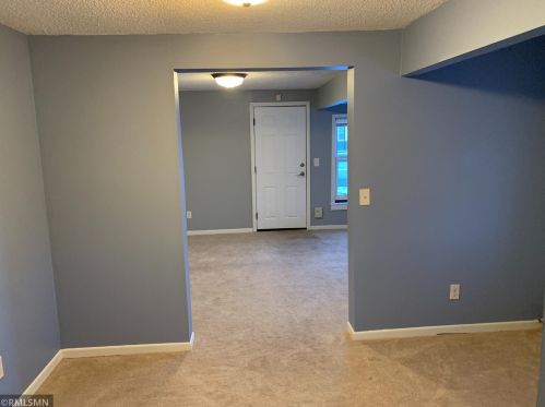 870 Cook Ave, Saint Paul MN 55106-3216 exterior