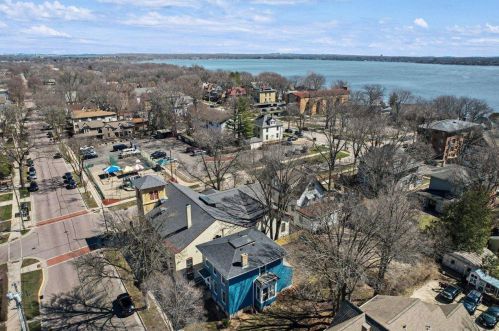 945 Jenifer St, Madison WI  53703-3521 exterior