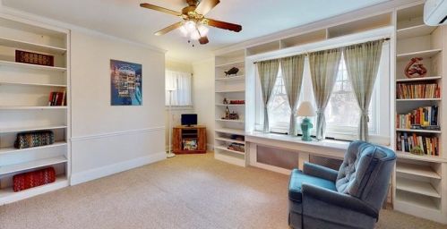 5531 Northumberland St, Pittsburgh PA 15217-1129 exterior