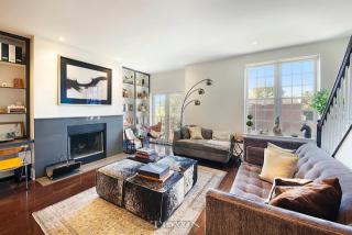 1105 Prospect Ave, Brooklyn, NY 11218-1123