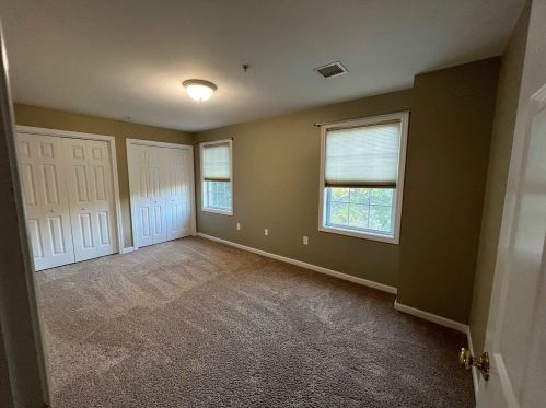 15 Townsend Dr, Dover NH 03820-6514 exterior