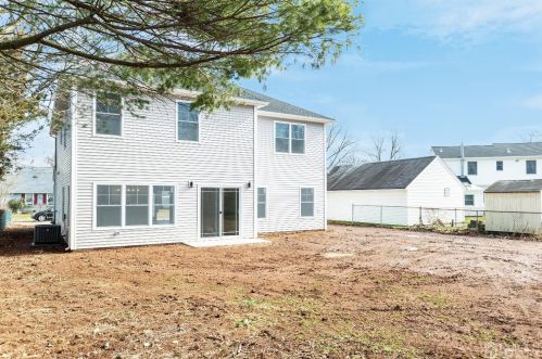 20 Linden Ave, Edison NJ 08817-3208 exterior