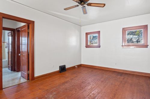 5945 40, Milwaukee WI 53208-3745 exterior