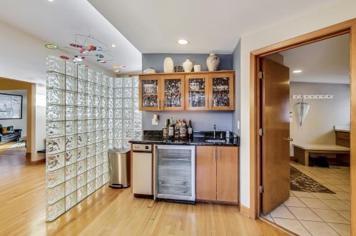 322 Kenmore Ave, Elmhurst IL 60126-3518 exterior