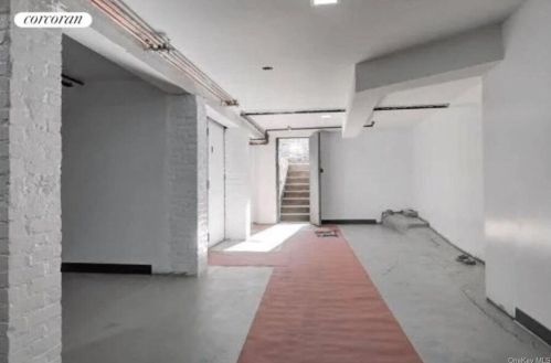 330 198 St, Bronx NY 10458-3156 exterior