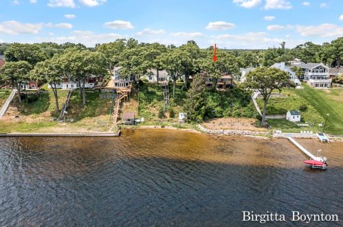 1661 Ruddiman Dr, Meskegon MI 49445-3041 exterior