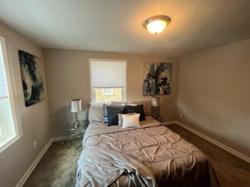 2066 Pioneer Ave, Pittsburgh PA 15226-1345 exterior