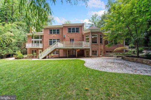 8505 Carlynn Dr, Bethesda MD 20817-4310 exterior