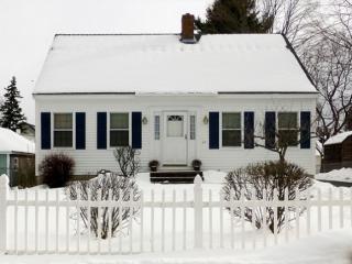 25 Clinton St, Concord NH  03301-2305 exterior