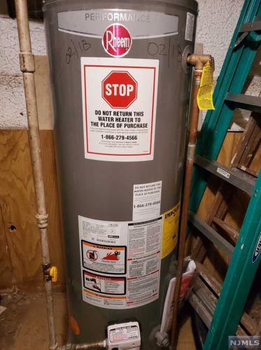 25 Kirk St, Town Center NJ 07052-5905 exterior