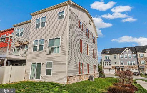 553 Fox River Hills Way, Glen Burnie MD 21060-8489 exterior