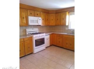 7 Jeffrey Rd, Canton, MA 02021-3303